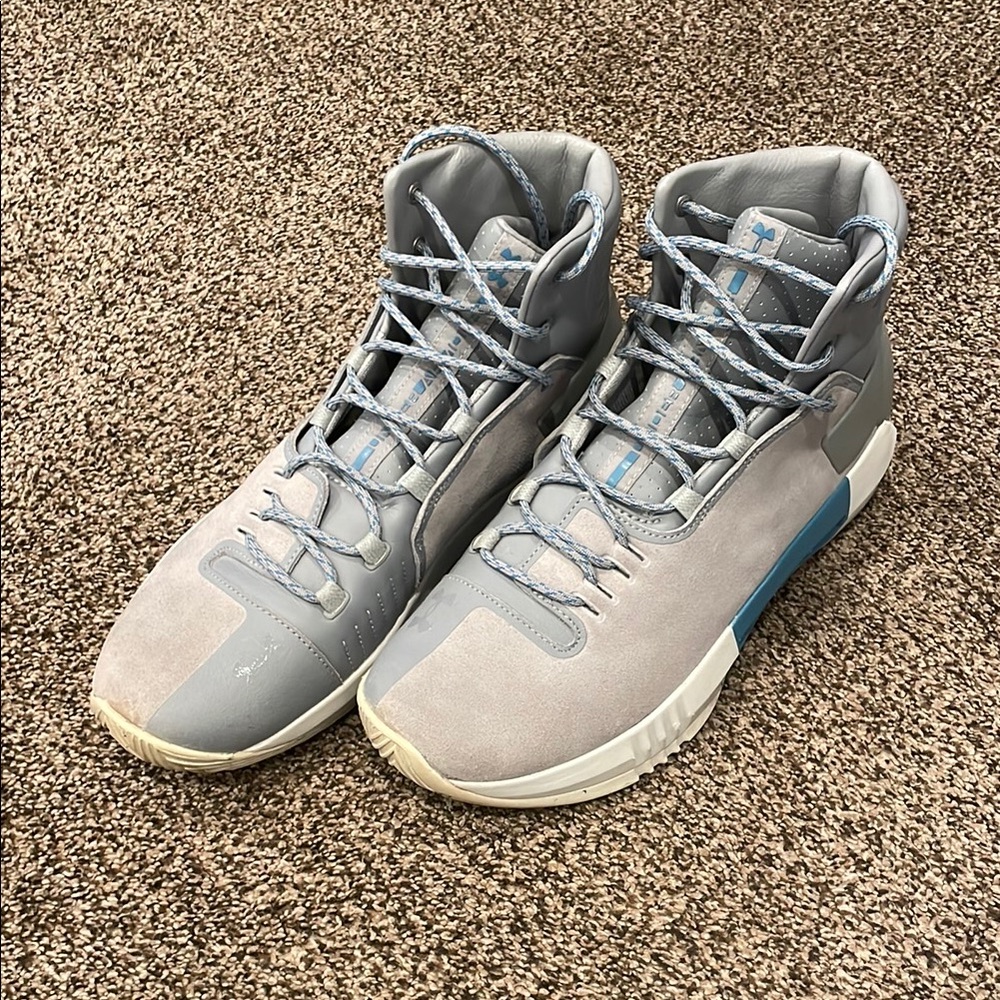 Men's High-Top Athletic Sneakers - Light Gray with Blue Accents